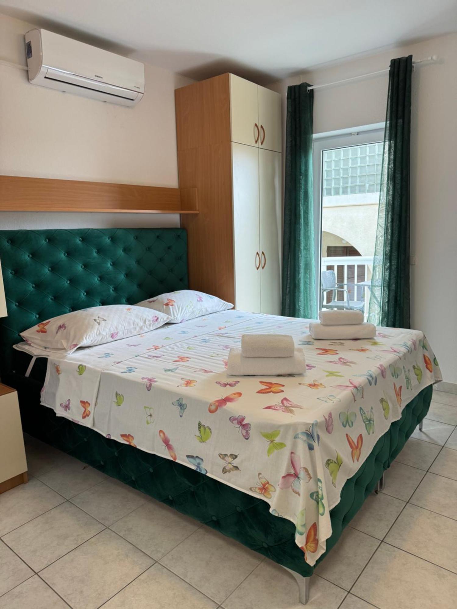 House 100M From The Beach With Free Parking And Breakfast Baška Voda エクステリア 写真