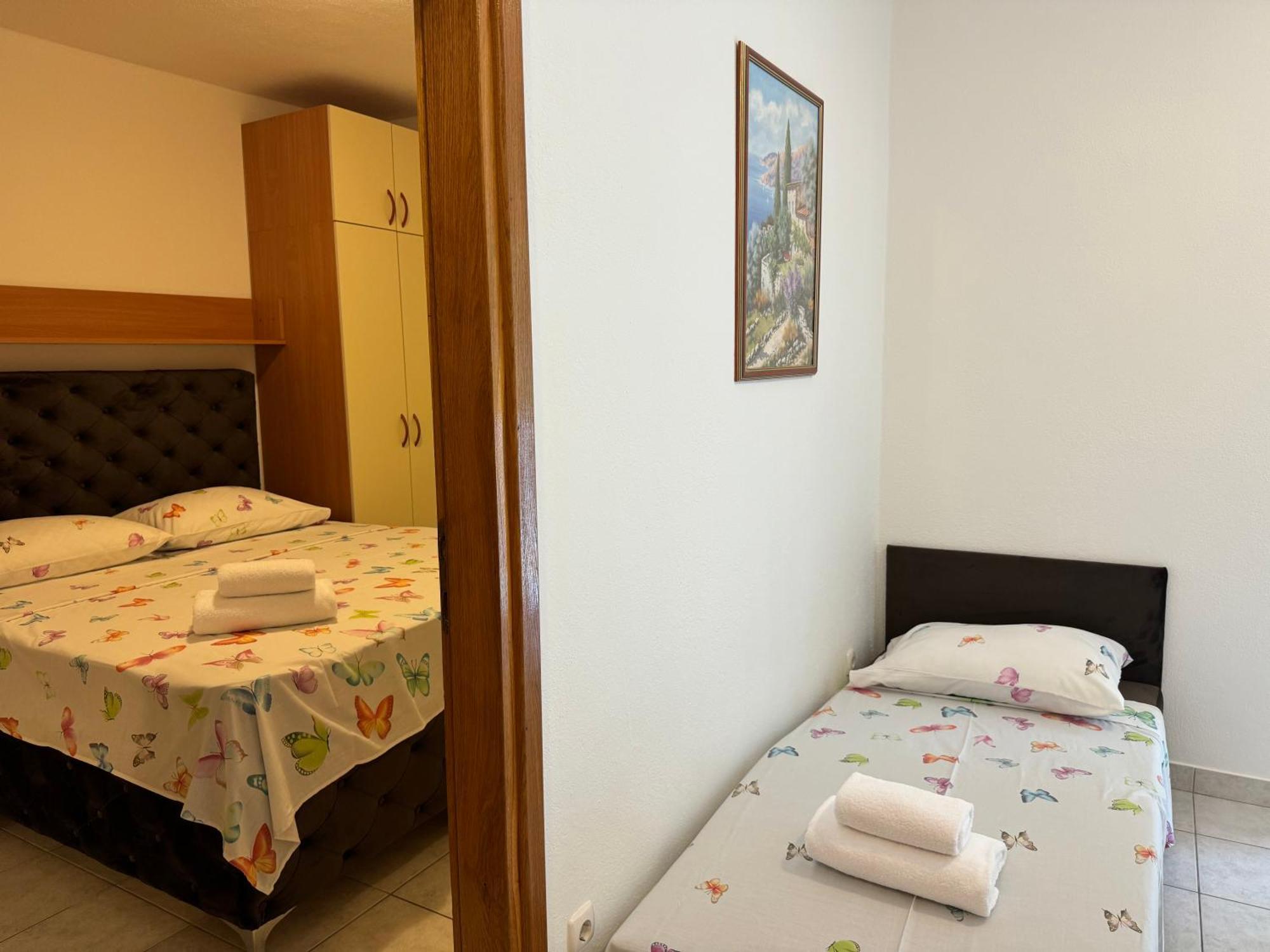 House 100M From The Beach With Free Parking And Breakfast Baška Voda エクステリア 写真