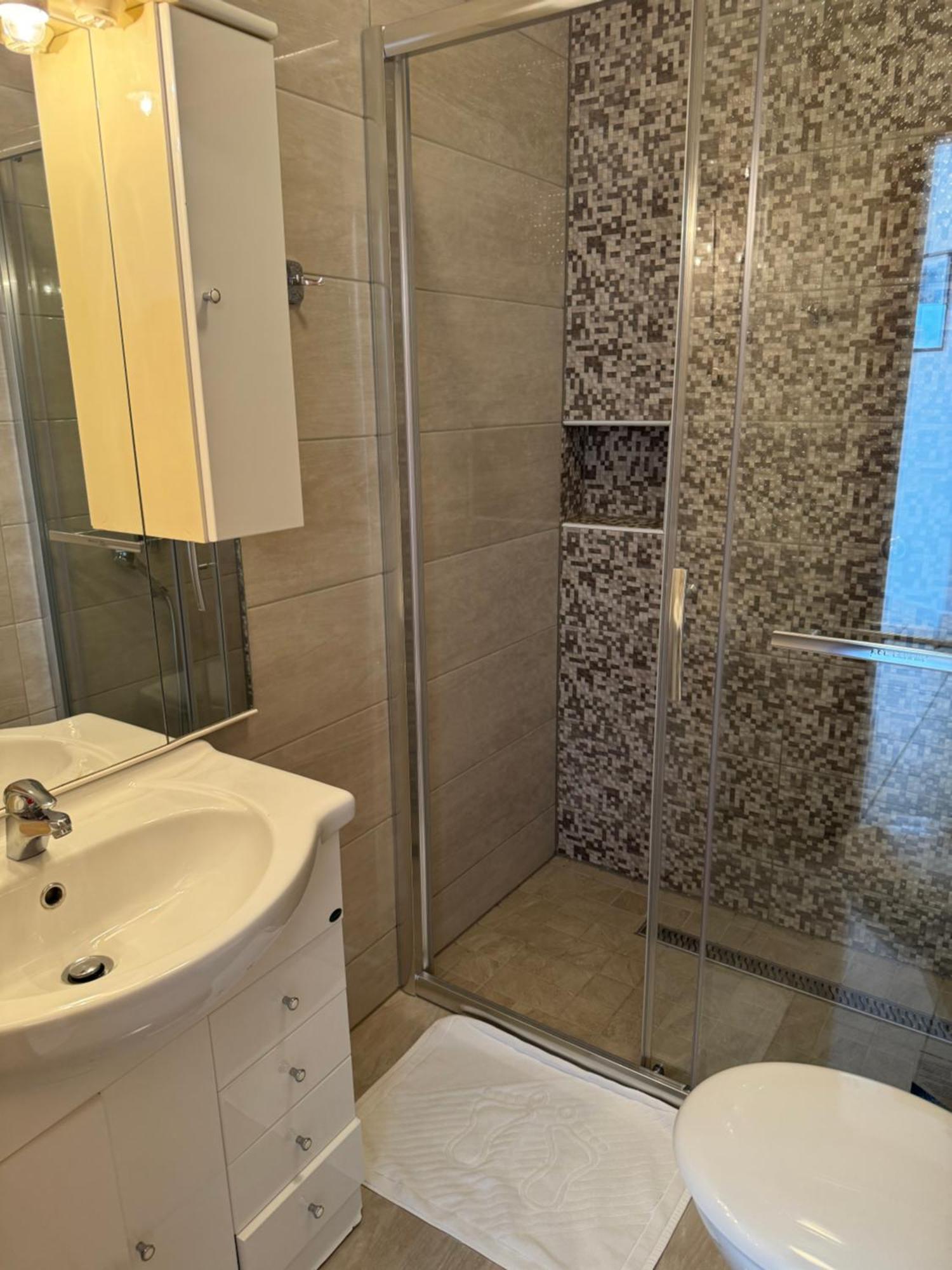 House 100M From The Beach With Free Parking And Breakfast Baška Voda エクステリア 写真